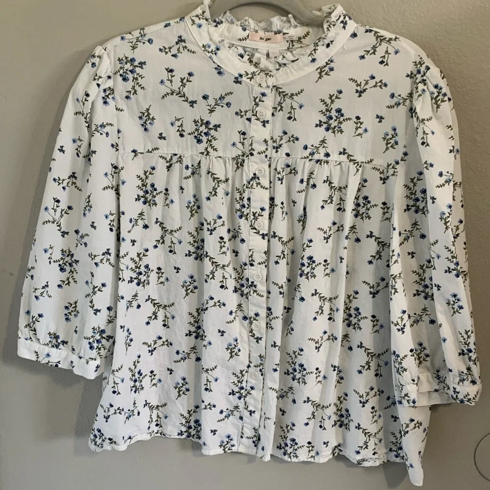 Mi Ami Floral Whitw floral blouse size XL